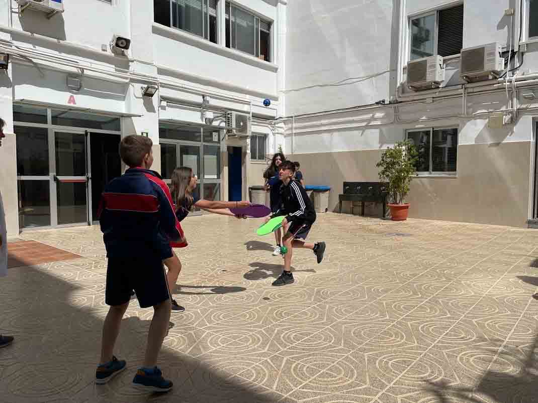 Actividades con aros en educación física