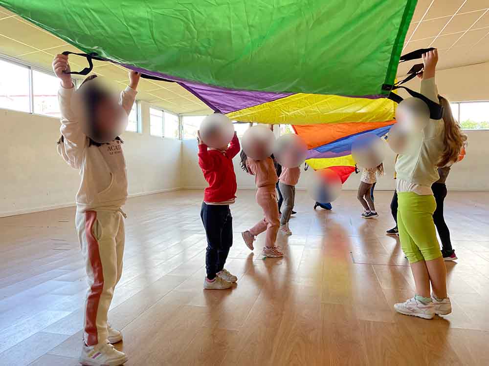 Alumnos jugando a Fórmula 1